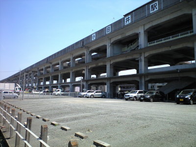 小田井駅前